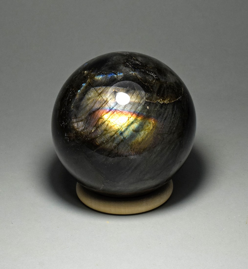 Superb 8.2 cm Polished Labradorite sphere (1 of 5)