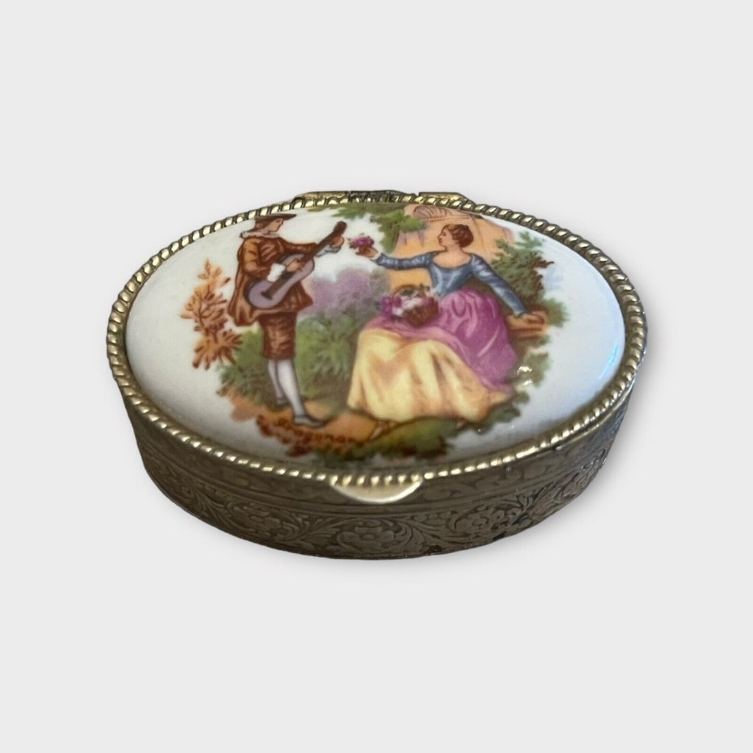Vintage Porcelain And Metal Pills Box Made In Italy Lovers: Title: Vintage Porcelain And Metal Pills Box Made In Italy Lovers Description: No crack or dings Reserve: $25.00 Shipping: Domestic: Flat-rate of $15.00 to anywhere within the contiguous U.S. Int