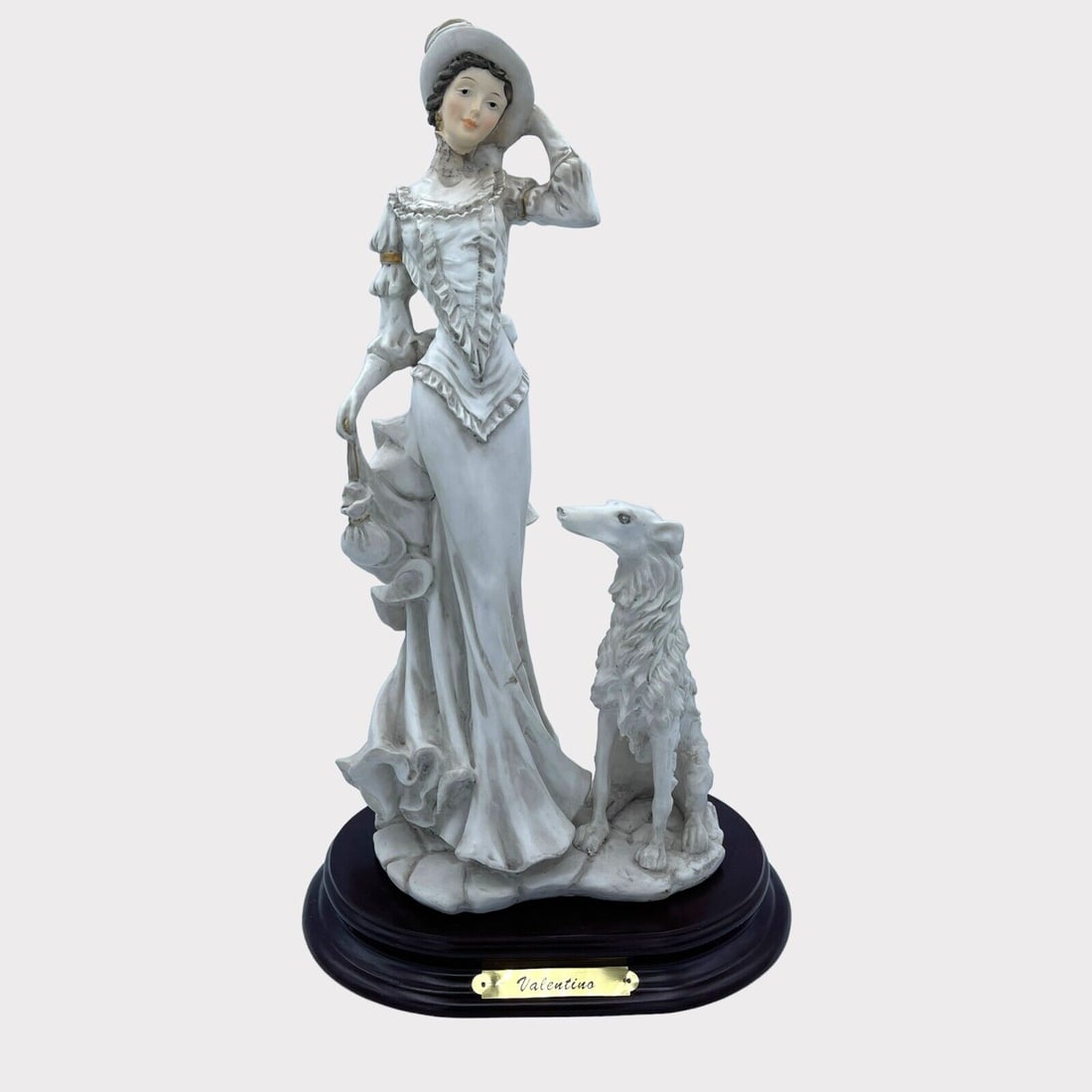 Vintage Capodimonte Valentino Figurine Italy Ultra Rare: Title: Vintage Capodimonte Valentino Figurine Italy Ultra Rare Description: Vintage Capodimonte Valentino Figurine Italy - Ultra Rare. Original Hand made Hand painted Brand: Capodimonte Height: 13.5in