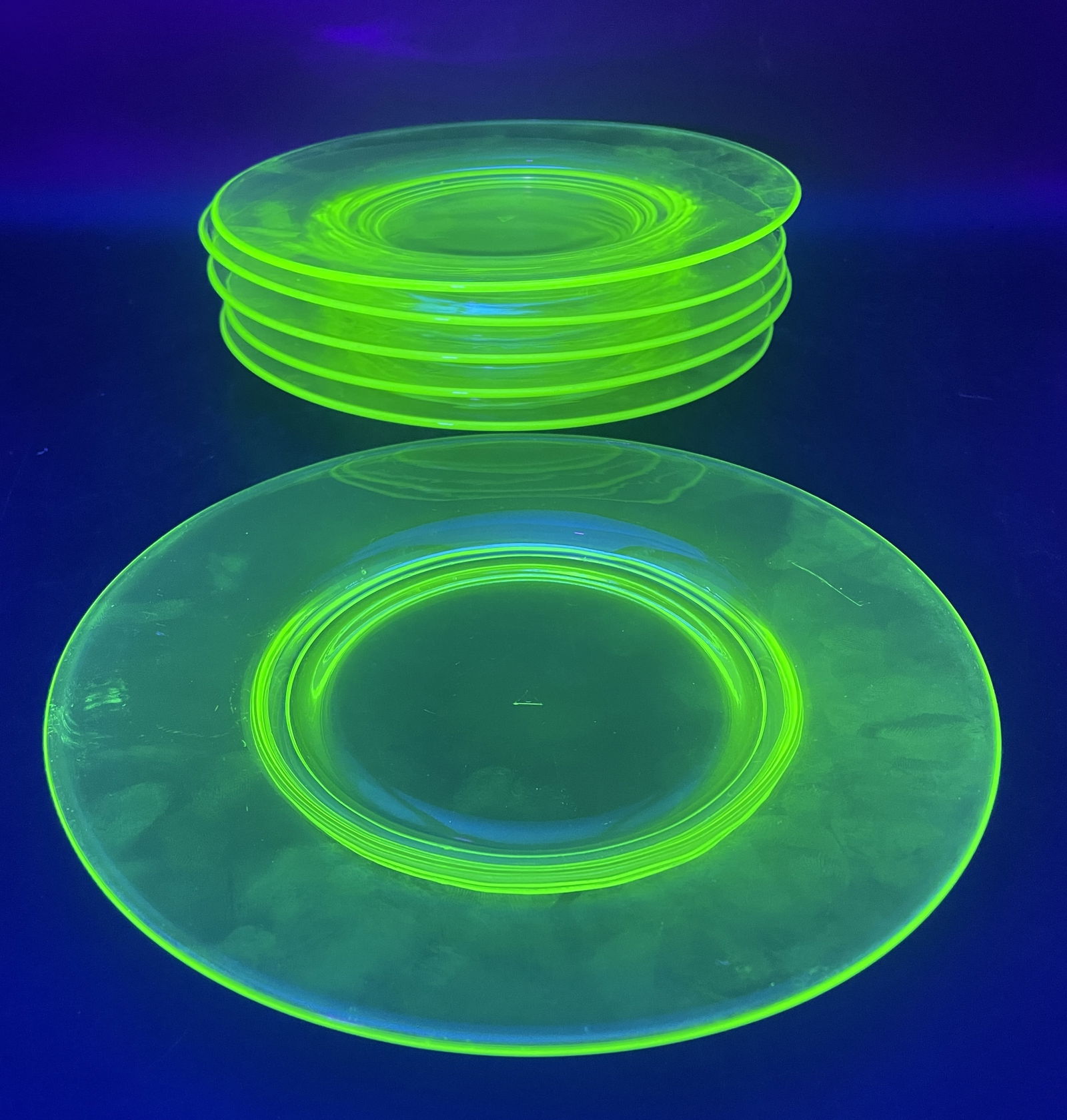 CAMBRIDGE VASELINE URANIUM GREEN DEPRESSION GLASS 8" LUNCHEON PLATES SET OF 6 (1 of 8)