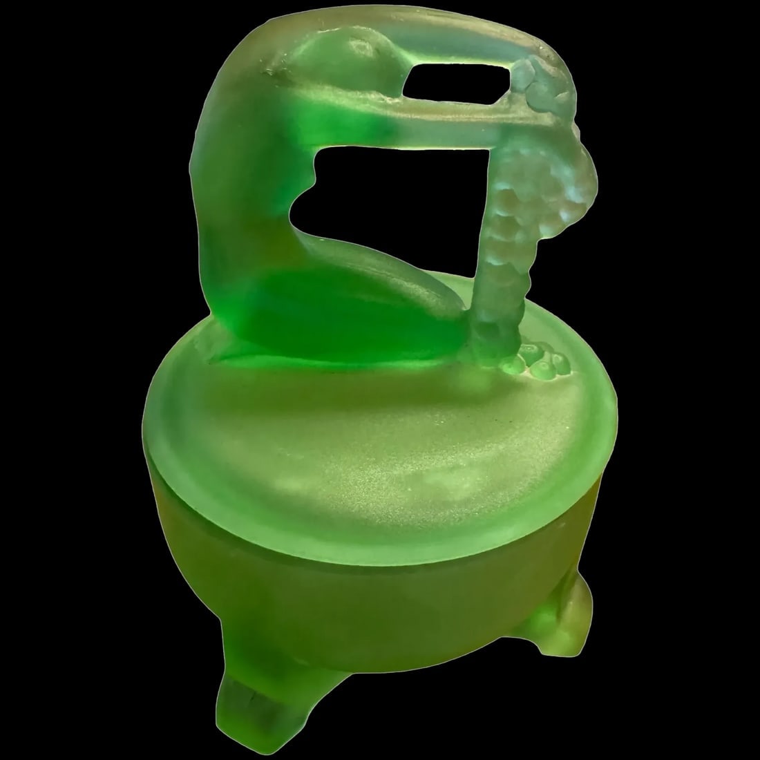 Vintage 1930's Uranium Glass Dermay Rapunzel Powder Jar (1 of 11)