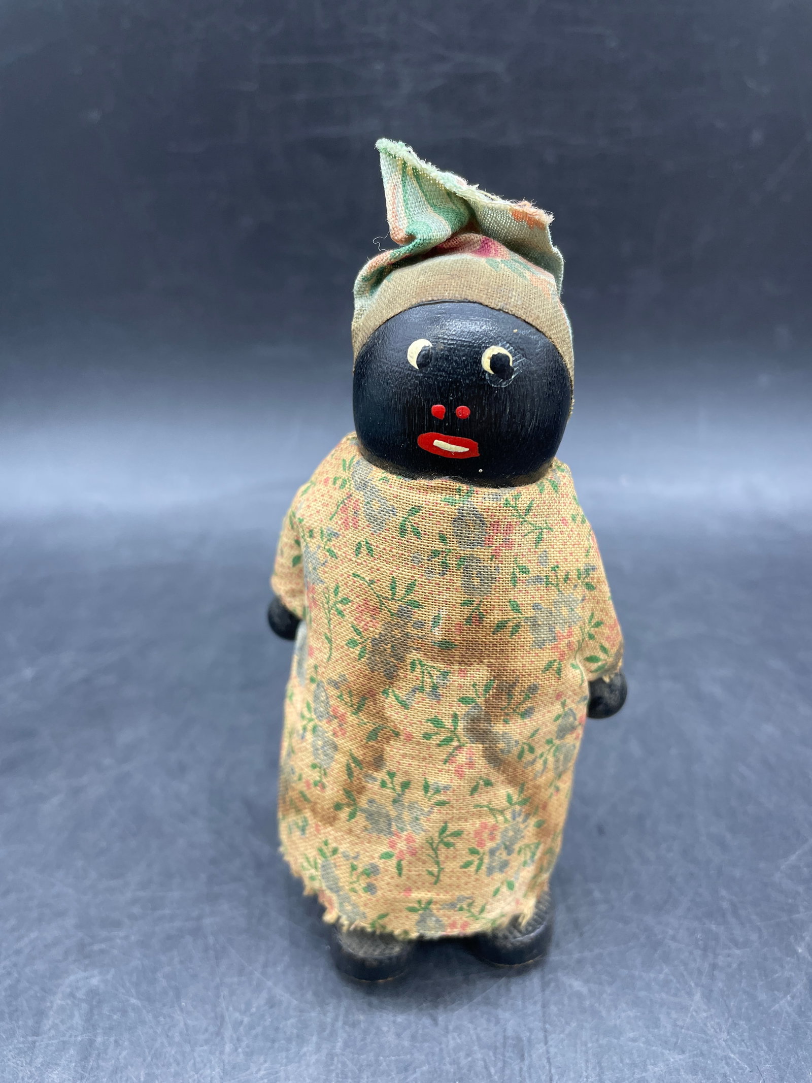 VINTAGE BLACK AMERICANA WOMAN WEARING FLORAL DRESS AND SCARF RAMP WALKER USA (1 of 8)