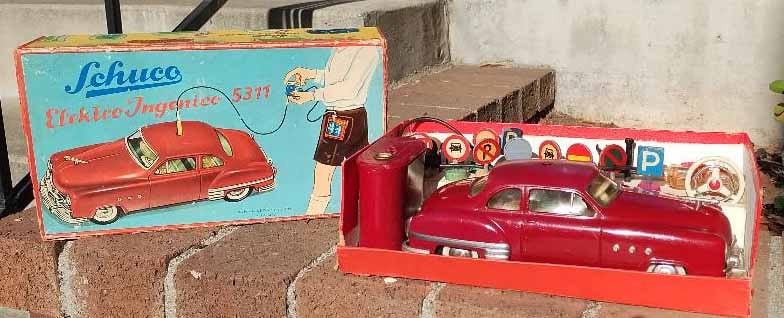 Schuco Ingenico 5311 (Made in Germany), Buick remote control car,car is c9, box is c7, accessories (1 of 5)