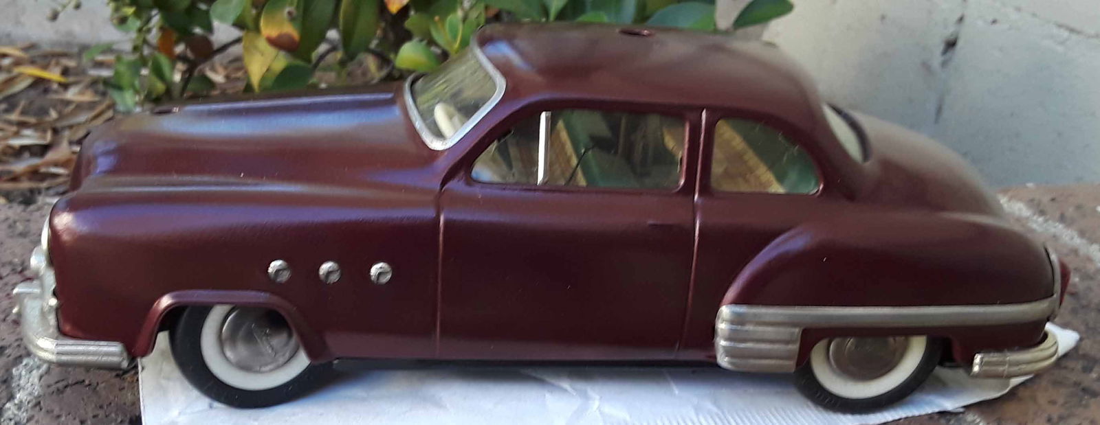 Schuco Ingenico 5311 (Made in Germany), burgundy, c10. (1 of 5)