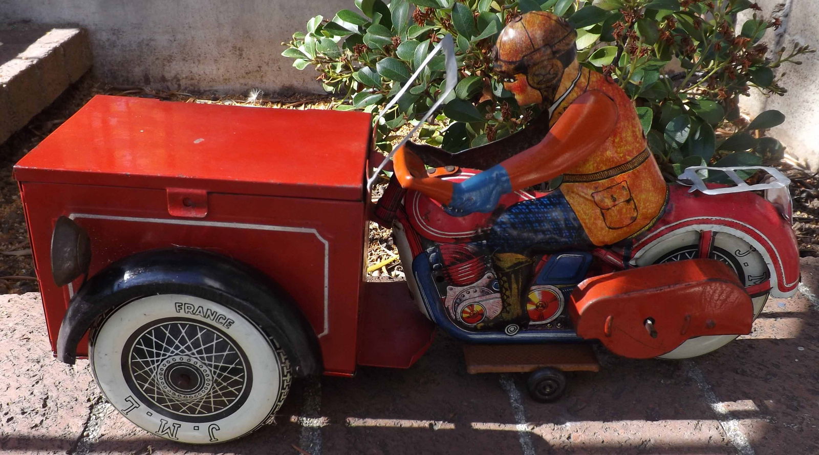 JML Delivery Motorcycle, this is a very rare Made in France windup large tin toy, windup motor works (1 of 4)