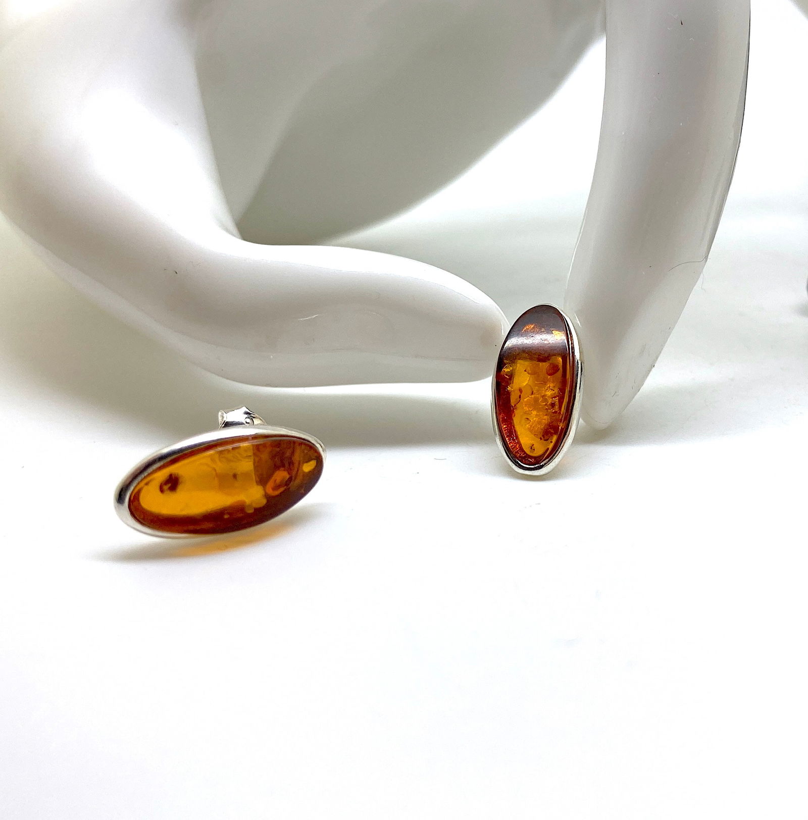 Fascinating Vintage Amber Earrings (1 of 8)