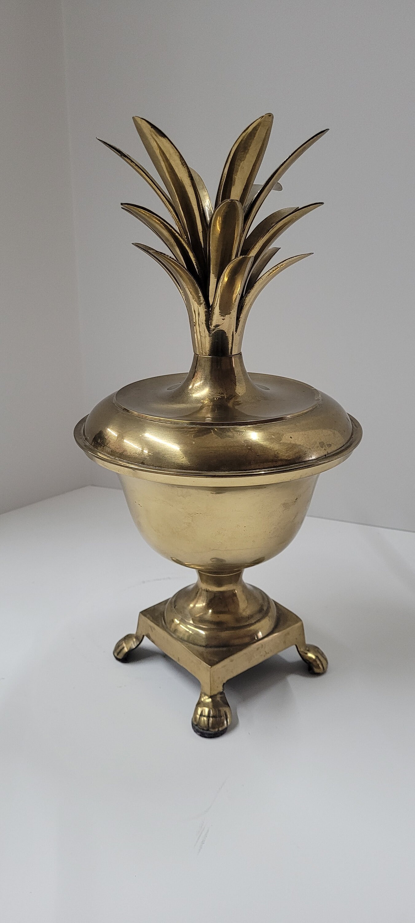 Vintage Pineapple Brass and Silver Ice Bucket Holder Display Home Decor Metal Art Table Top Display: Vintage from the 1980s Materials: Medium: Brass Width: 8 inches Height: 16 inches Depth: 8 inches Vintage Pineapple Brass and Silver Ice Bucket Holder Display Home Decor Metal Art Table Top Display Ve