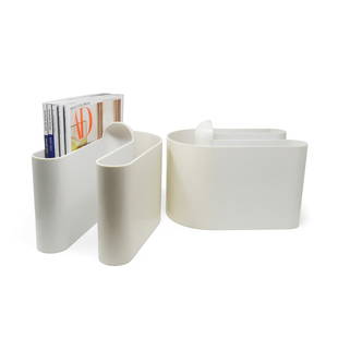 Pair of 1960s White Magazine Racks by Rodolfo Bonetto: Designed by Rodolfo Bonetto for Bilumen in 1968, this iconic Italian space age plastic magazine holder is ingeniously designed in an unusual U shape. It has an integrated handle for easy carrying and