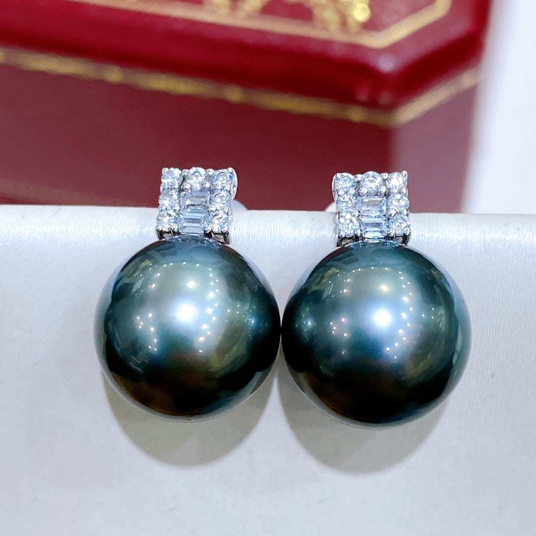 Tahitian black pearl earrings (1 of 9)