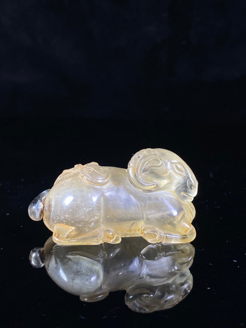 Chinese Crystal Ruyi Sheep Snuff Bottle: Title: Chinese Crystal Ruyi Sheep Snuff Bottle Date/Period: After1860 Origin: Chinese Dimension: 60x34x30(mm) 2.36x1.34x1.18(inches) Weight 0.13 lbs/59g Materials: Crystal Reserve: $199.00 Shipping: D