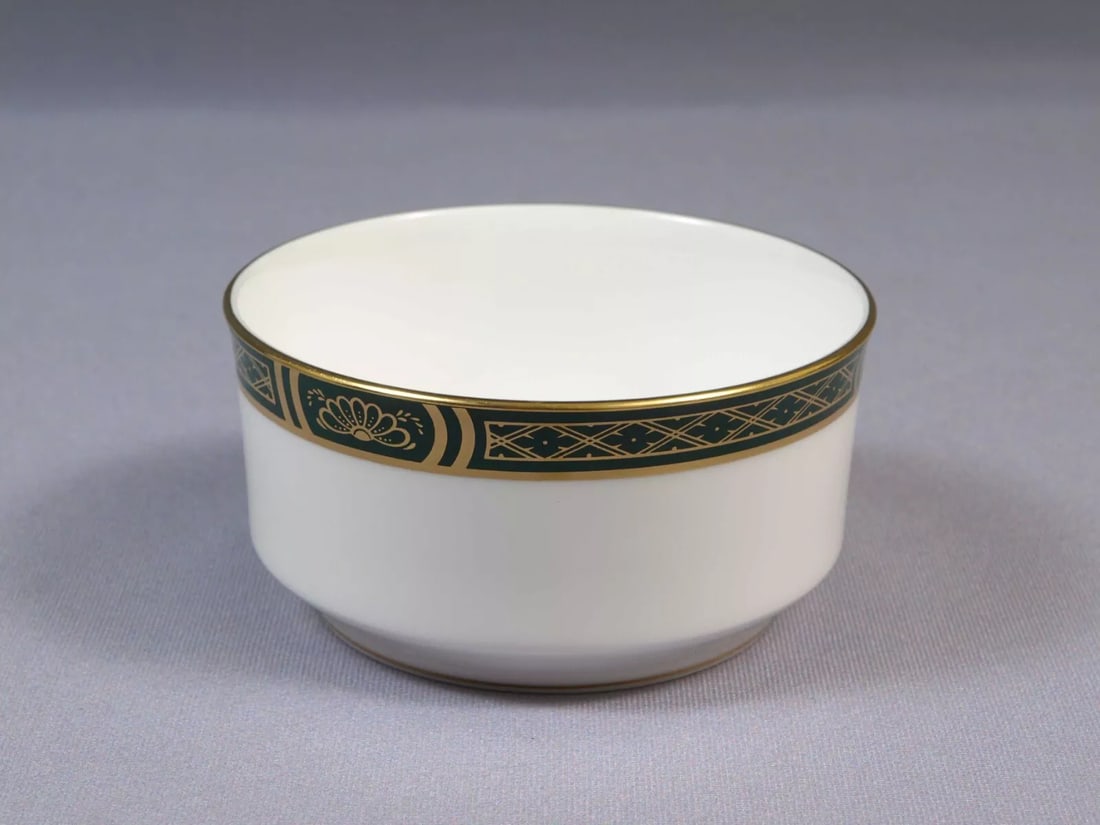 Royal Worcester MOUNTBATTEN Green Gold Open Sugar Bowl England: This is an exceptional Open Sugar Bowl made by Royal Worcester in luxurious Mountbatten Green pattern. The bowl features a dark green band with gold elements on a white background. Absolutely stunning