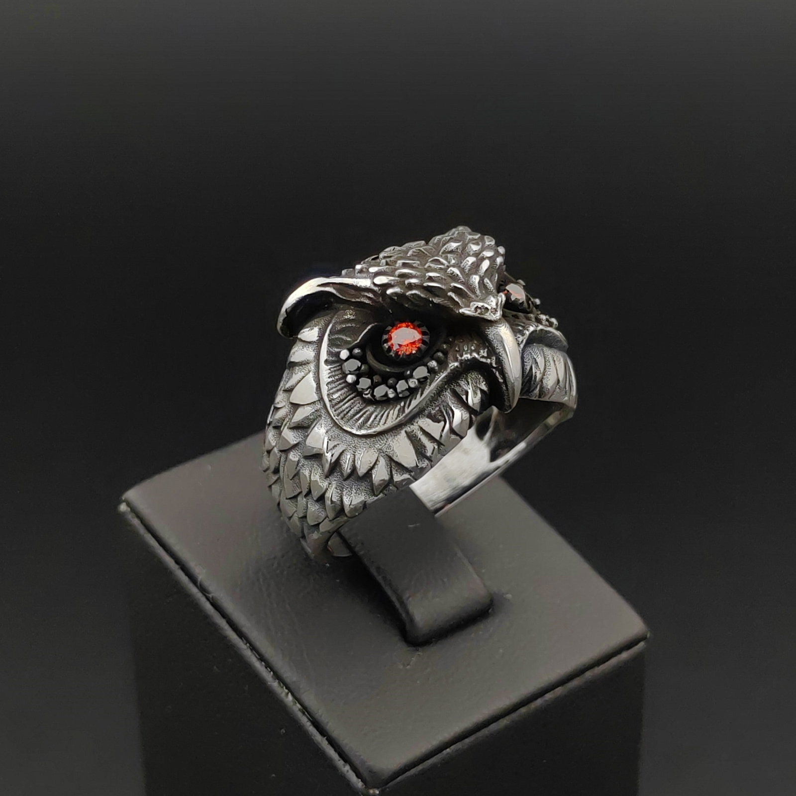 925 Silver Owl Ring: Title: 925 Silver Owl Ring Description: 925 Silver Owl Ring Ornated with Red and Black Zircons -Total Weight:8.7g -Size: US Size 11.75 (21.50mm) With Gift Box Express Shipping.Carrier:DHL Express Comb