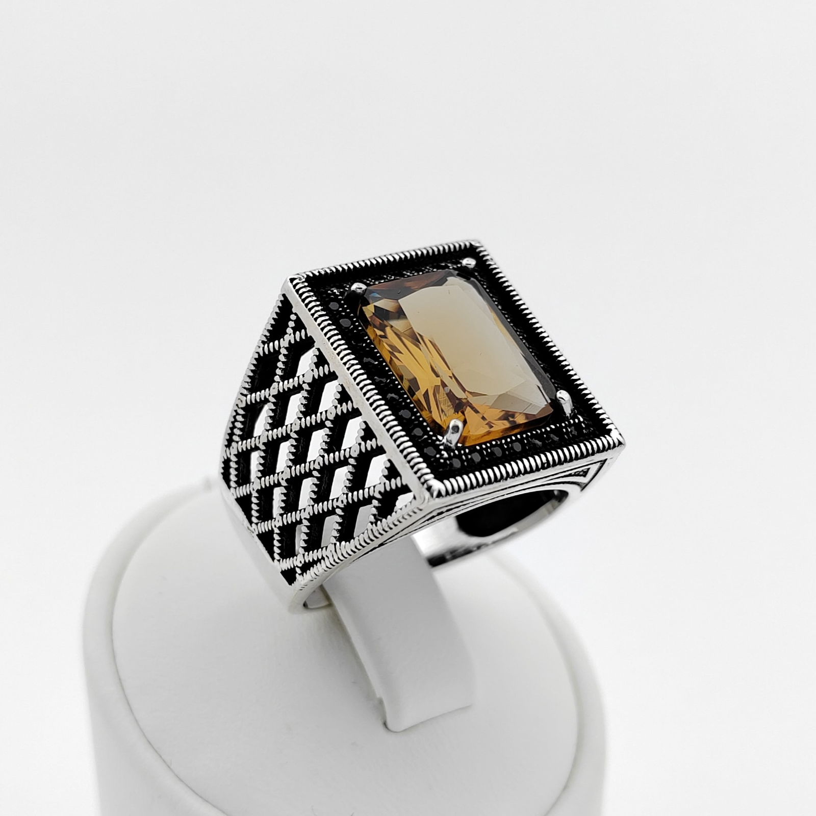 925 Silver Men's Ring with Zultanite Stone,Changing color stone (1 of 8)