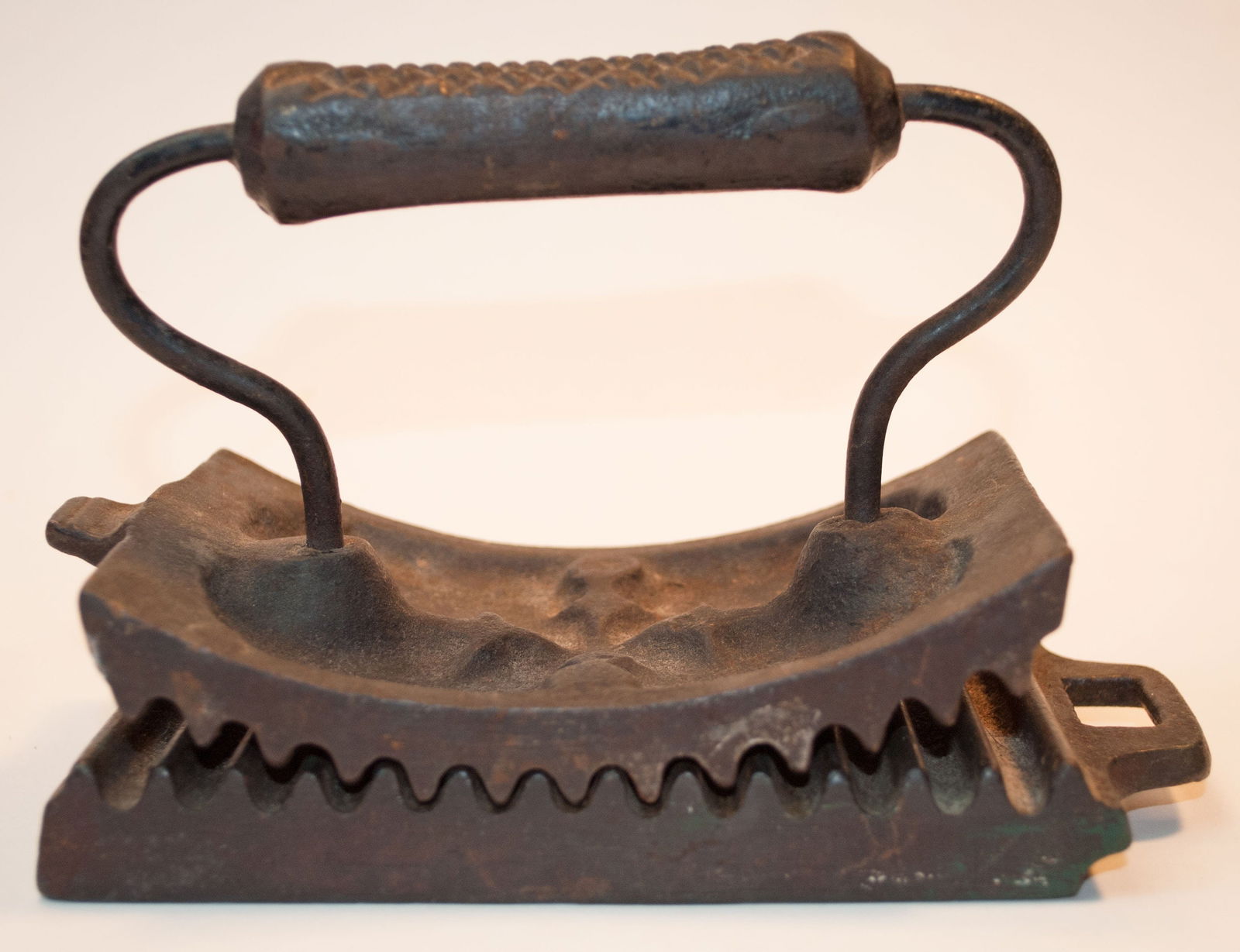 Antique C.W. Whitfield Cast Iron Garment Fluter Pleater Crimper Press – 1880 Magic Rocking (1 of 10)