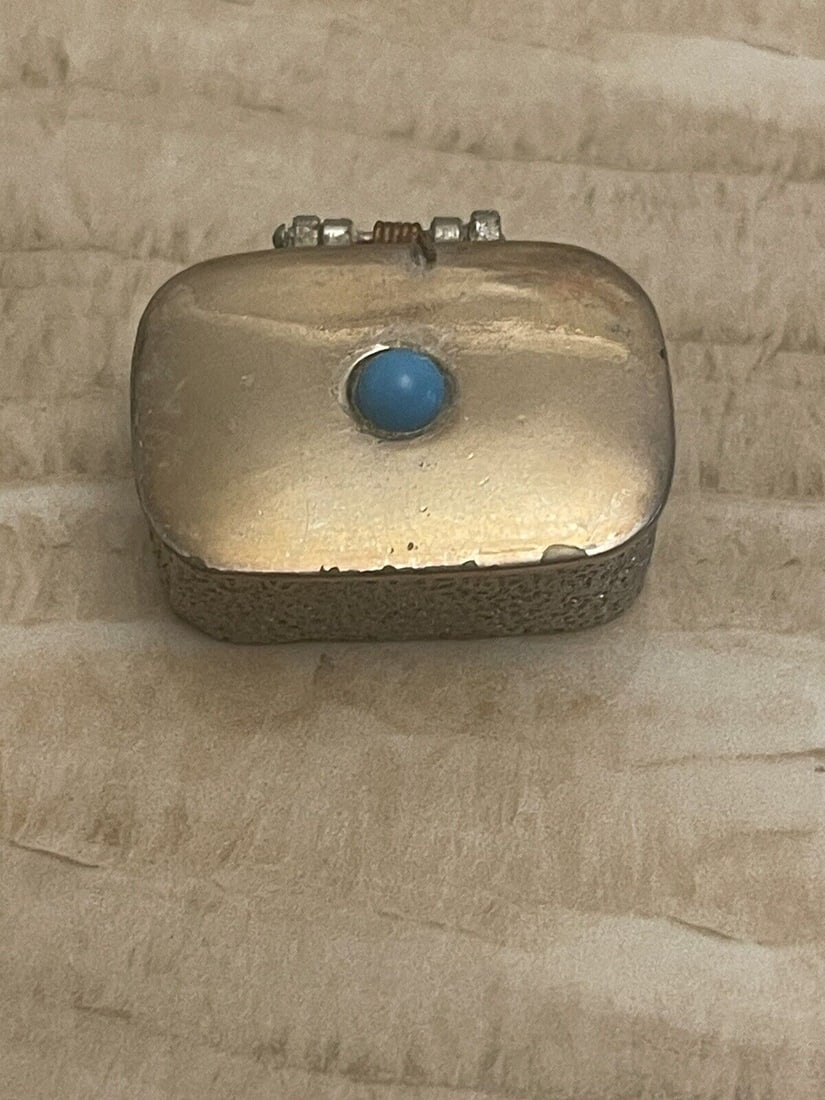 Vintage Stanger Small Trinket Box Silver Tone Pill Box: Title: Vintage Stanger Small Trinket Box Silver Tone Pill Box Description: Vintage Stanger Small Trinket Box Silver Tone Pill Box. Condition is Used. Shipped with USPS Ground Advantage. Reserve: $35.0