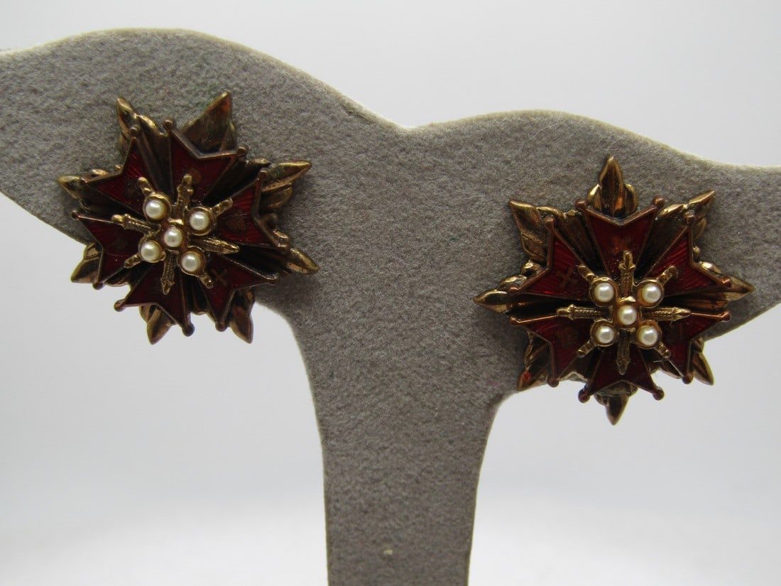 Vintage Red Enameled Maltese Cross/Coat-of-Arm Earrings, Clips, 1940's-1950's: Vintage Red Enameled Maltese Cross/Star Earrings, Clips, 1940's-1950's. Coat-of-arms. Believed Coro unsigned as I've seen others with these and similar pieces that are listed as unsigned - and some ar