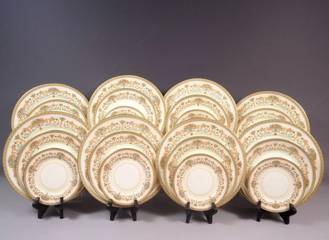 Aynsley HENLEY DINNER SET set for 8 Salad Bread Plates England: This is an exceptional Dinner set for eight (8). The set is made by Aynsley in Henley pattern. The pattern was made between 1974 and 1995 and it is discontinued. The set is properly marked with Aynsle