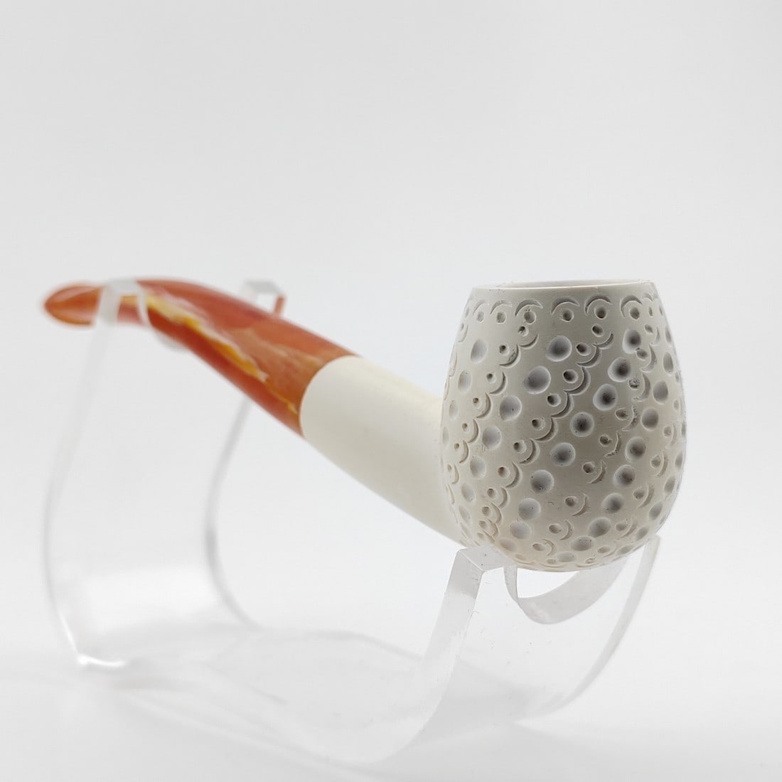 Classic Lattice Meerschaum Pipe: Title: Classic Lattice Meerschaum Pipe Materials: Meerschaum Dimension: 5.1 inch (13cm) Additional Information: Classic Lattice,Hand carved Meerschaum Pipe. Made in Turkey,Eskisehir by Meerschaum Carv