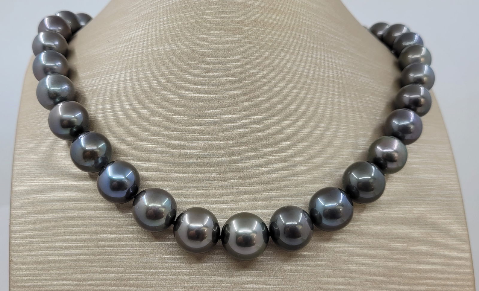PSL Certified Tahitian Pearls - Big Size - 11.0x13.9mm Necklace (1 of 16)