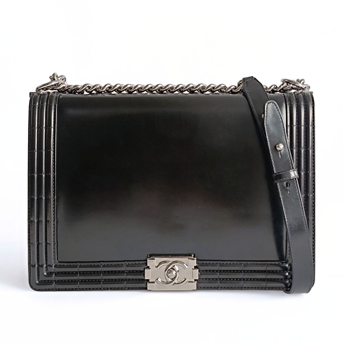CHANEL Boy Large shoulder bag in black leather (1 of 9)