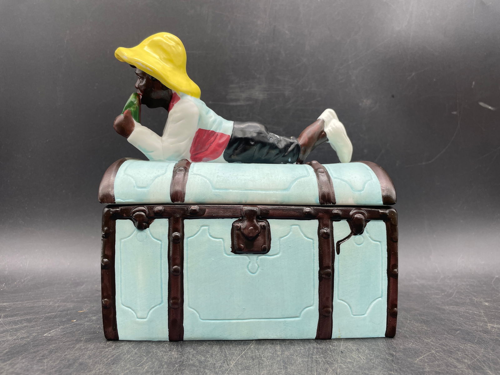 BLACK AMERICANA FIGURAL BOY STEAMER TRUNK TOBACCO JAR HUMIDOR (1 of 1)