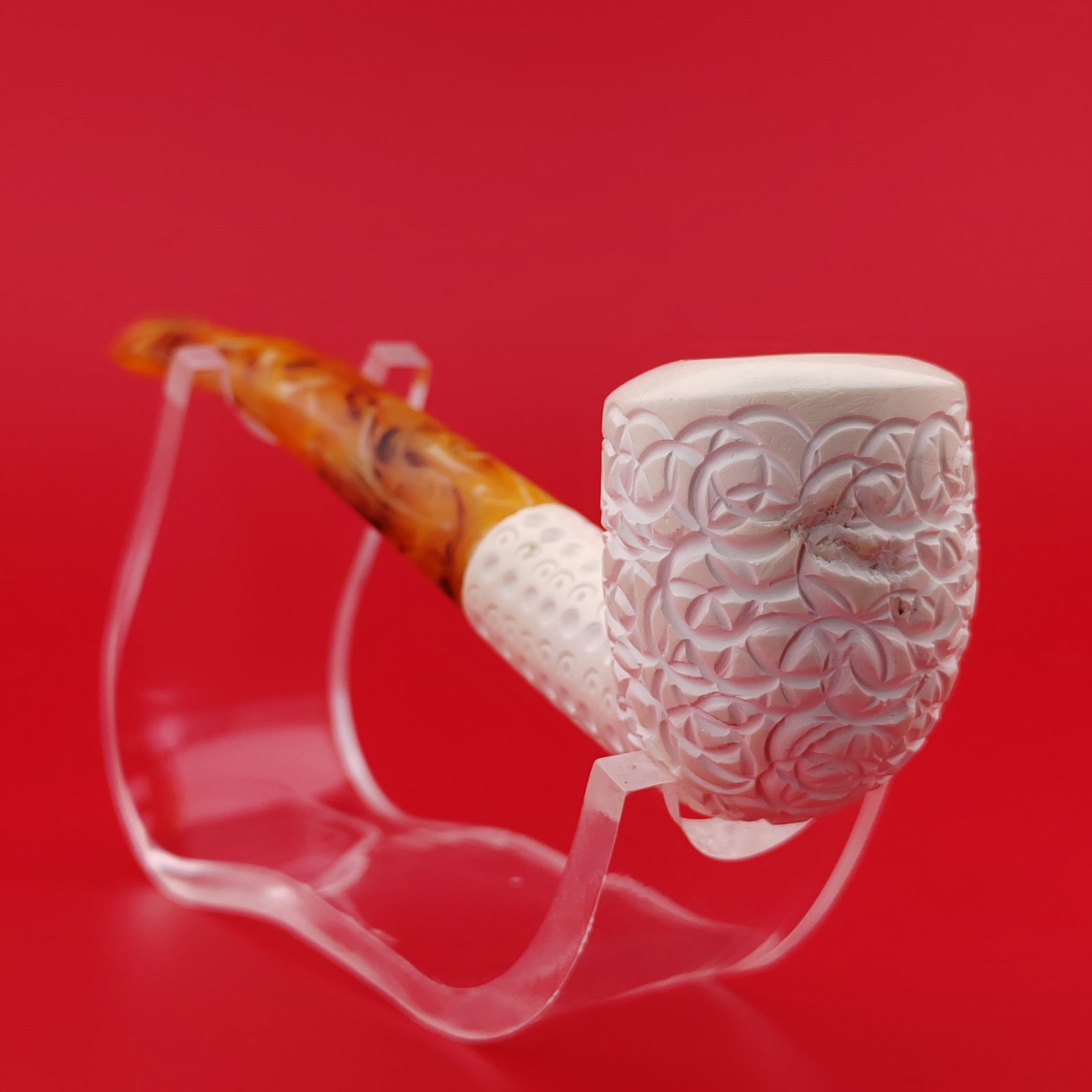 Classic Meerschaum Pipe: Title: Classic Meerschaum PipeMaterials: MeerschaumDimension: 5.5 inch (14cm)Additional Information: Classic,Hand carved Meerschaum Pipe.Made in Turkey,Eskisehir by Meerschaum Carve Master.Best Qualit