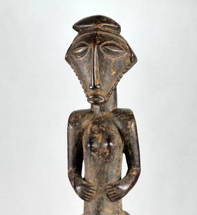 Large BASIKASINGO Ancestor Figure Congo Sikasingo Kasingo Statue Pre Bembe 1300: CONGO DRC Large BASIKASINGO Ancestor Figure Very beautiful statue with a classic style for this tribe, the shoulders protruding forward, the stylized lines and the typical geometrization Beautiful