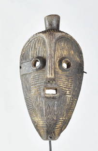 Beautiful &Large Metoko Mask Mituku Congo African Tribal Art MC 1872: CONGO DRC Large Metoko Mask Settled in the heart of the equatorial forest, in the region of the Middle Lwalaba, the Metoko would be the descendants of Lega migrants (according to the oral tradition