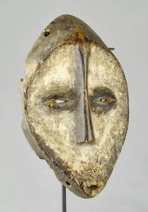 Superb ! LEGA Idimu Bwami wood Mask Congo Drc African Tribal Art Gallery 1197: CONGO DRC LEGA idimu Mask Superb old mask Very expressive, the heart-shaped face bleached with kaolin Idimu masks are significantly larger than Lukwakongo masks, but stylistically very close These