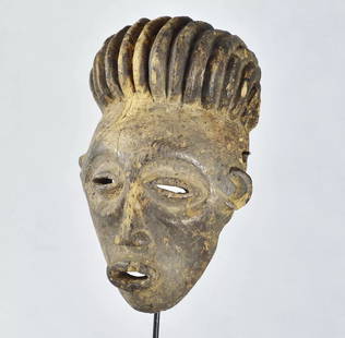 ZANDE AZANDE Rare & Powerful Ubangi Mask Congo DRC African Tribal Art 1741: CONGO RDC ZANDE Powerful & visibly old mask The Zande live mainly in northern Congo DRC, but also in the west of the South Sudan and in the Central African Republic Characteristics: TYPE OF OBJECT: