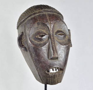 Large Anthropomorphic NGBAKA Ubangi wooden Face Mask African Tribal Art MC 1887: CONGO RDC Large anthropomorphic mask NGBAKA or neighboring people of Ubangi (Ngbandi or Mbanza) Expressive and powerful mask This mask is very close to the one illustrated in Ubangi, pages 62