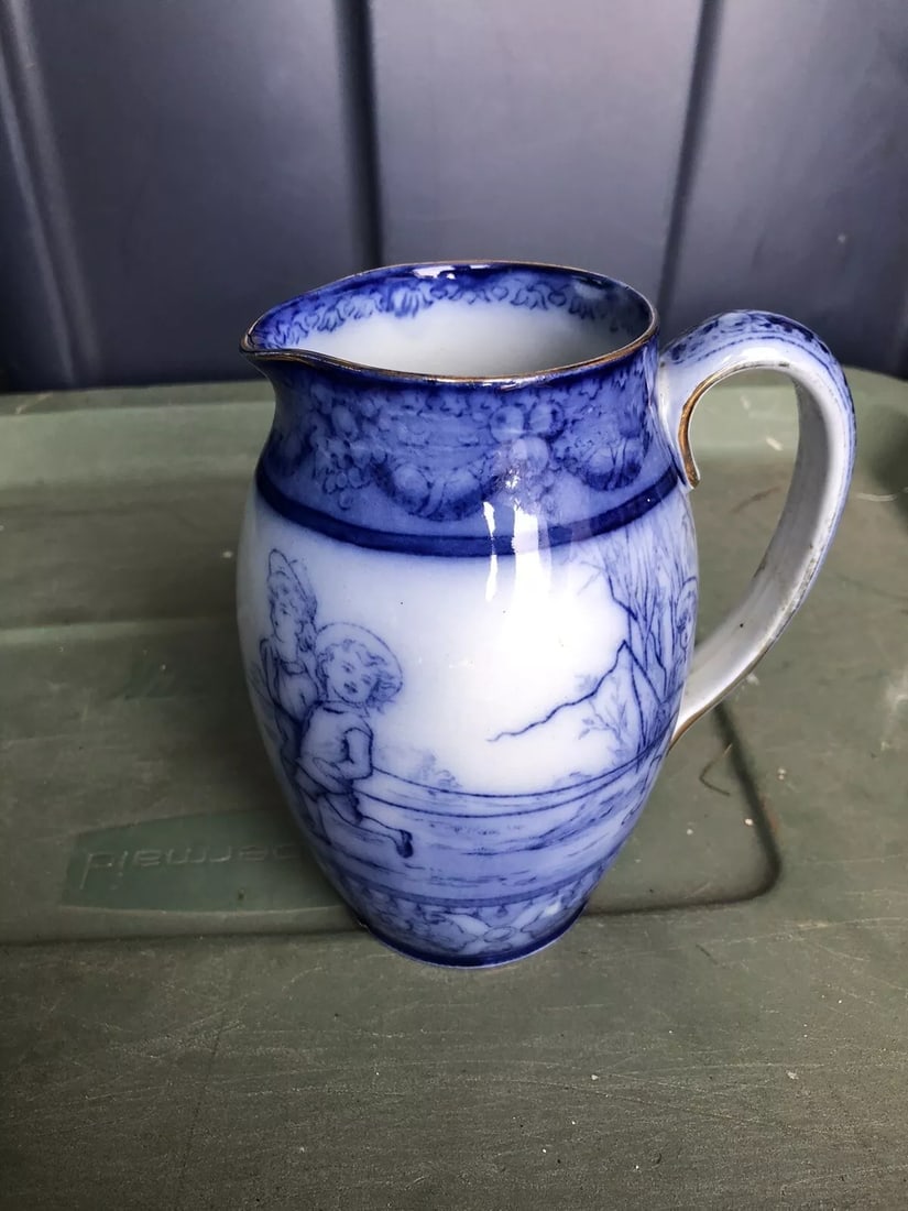 Doulton Flow Blue Pitcher (1 of 7)