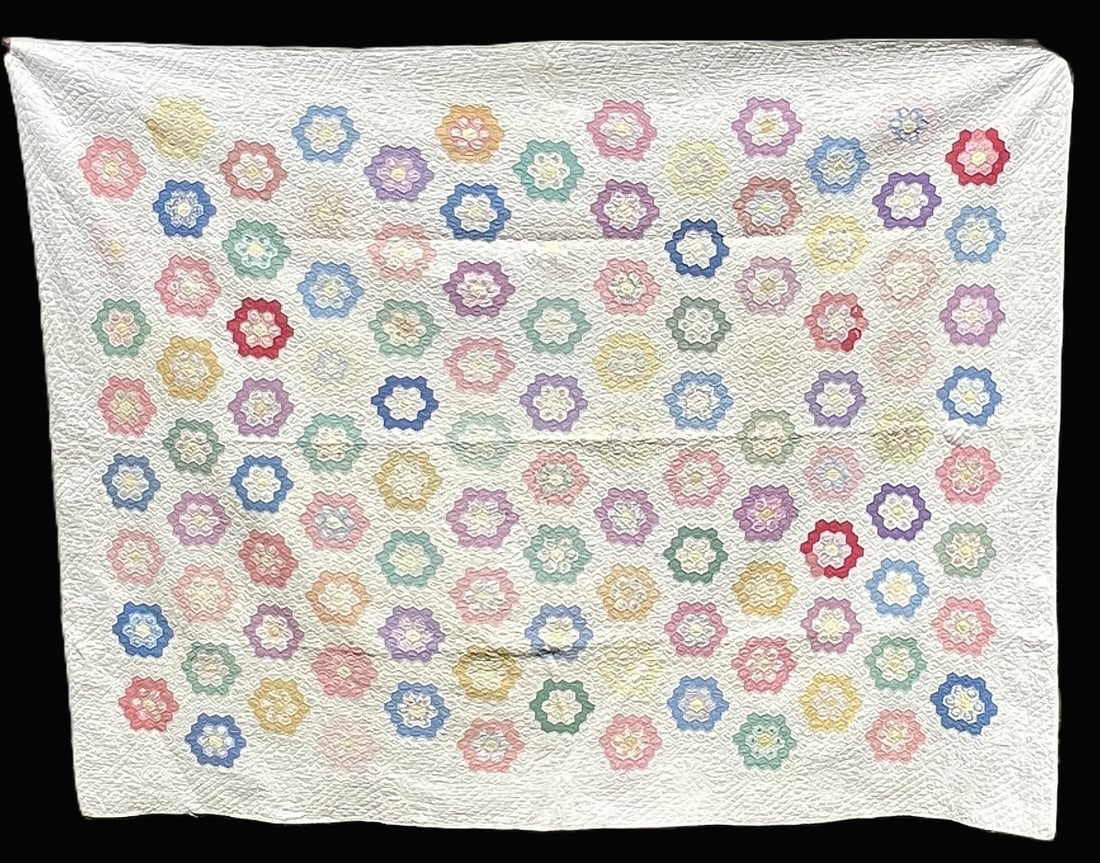PRIMITIVE GRANDMOTHERS FLOWER QUILT LOVELY: Title: PRIMITIVE GRANDMOTHERS FLOWER QUILT LOVELY Date/Period: UNKNOWN Dimension: APPROX 98 X 76.75 Material: FABRIC Additional Information: GRANDMOTHERS FLOWER QUILT LOVELY Shipping: Domestic: Flat-r