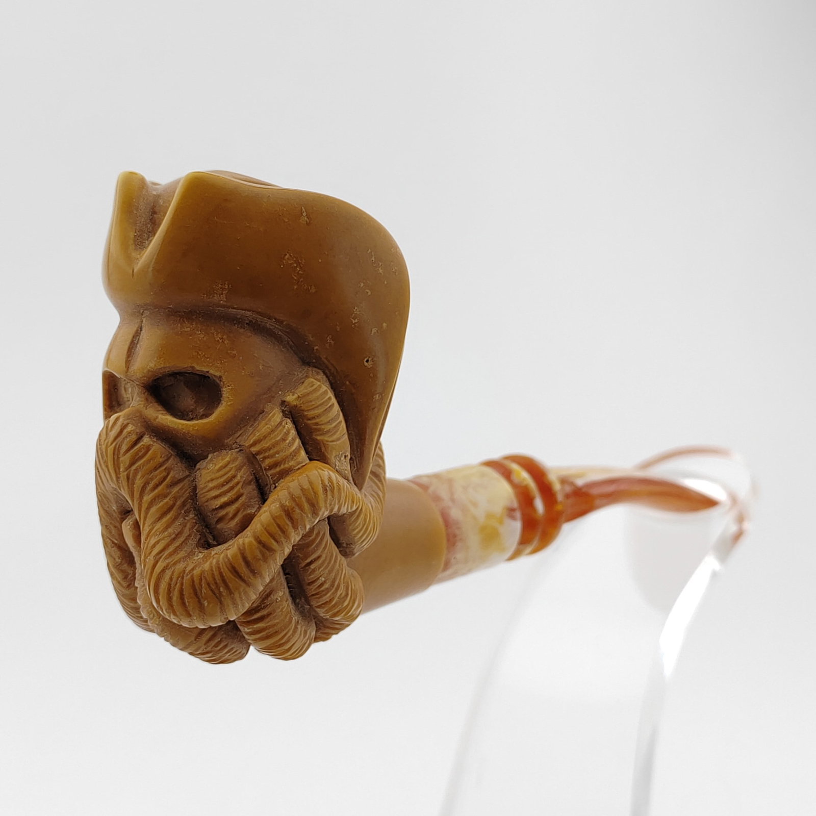Davy Jones Meerschaum Pipe: Title: Davy Jones Meerschaum Pipe Materials: Meerschaum Dimension: 5.3 inch(13.5cm) Additional Information: Davy Jones,Hand carved Meerschaum Pipe. Made in Turkey,Eskisehir by Meerschaum Carve Master.