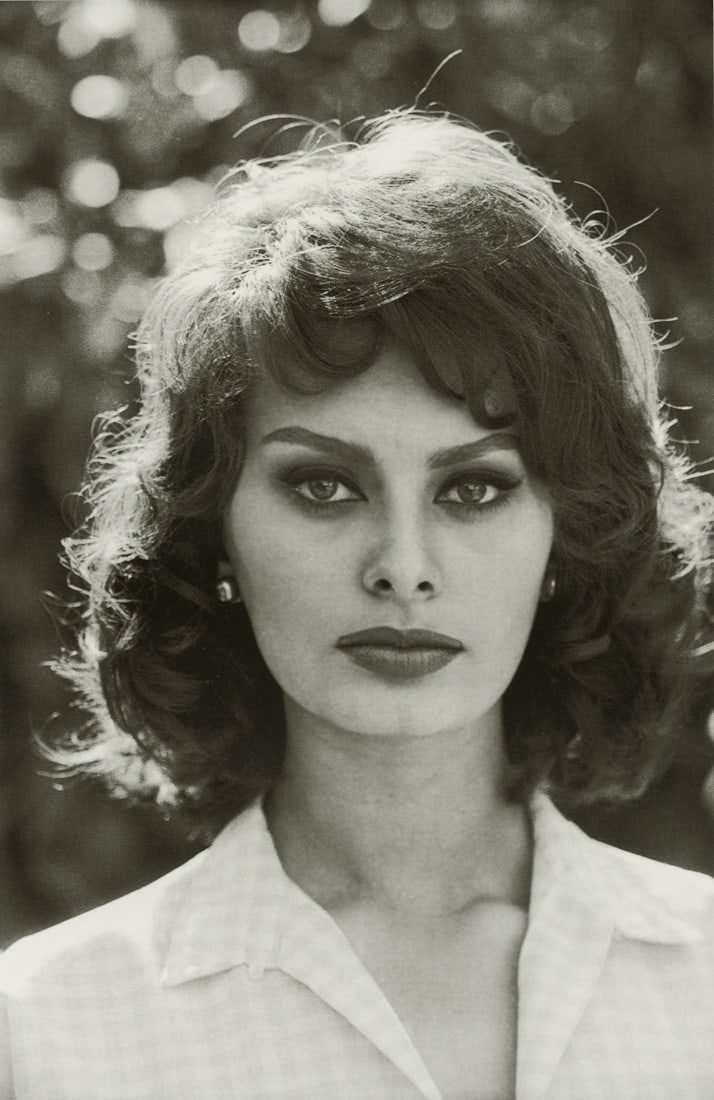 SAM SHAW - Sophia Loren, Los Angeles, 1963: Artist: Sam Shaw Title: Sophia Loren, Los Angeles, 1963 Medium: Photo Litho, 2004, Italy Dimensions: 5.35x8.2" Description: Heat Wax Mounted on 8.5x11" Conservation Board Artist Bio: Photographer Sam