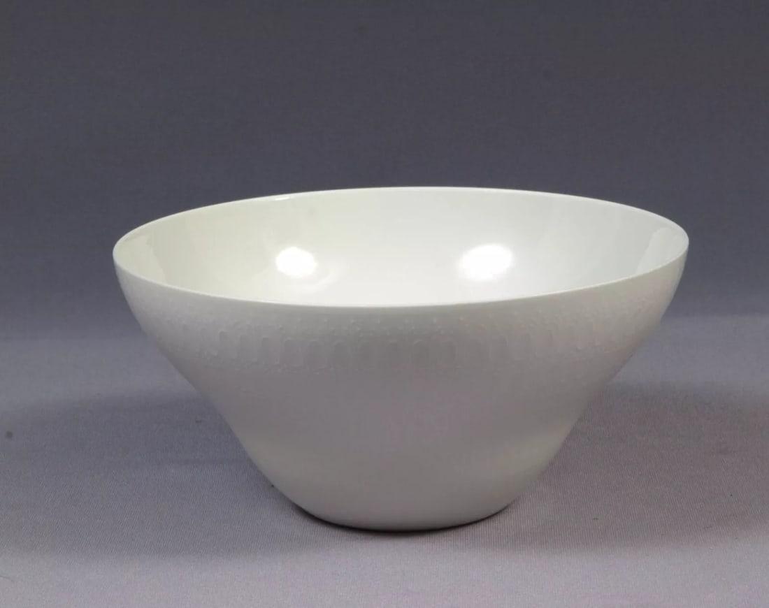 ROSENTHAL Romance LARGE Serving Bowl White Embossed B Wiinblad Germany 7 7/8": This is a stunning Large Serving Bow from the famous ROSENTHAL Romance collection, made in Germany. The pattern was designed by Bjorn Wiinblad, and it is no longer in production. The pattern features 