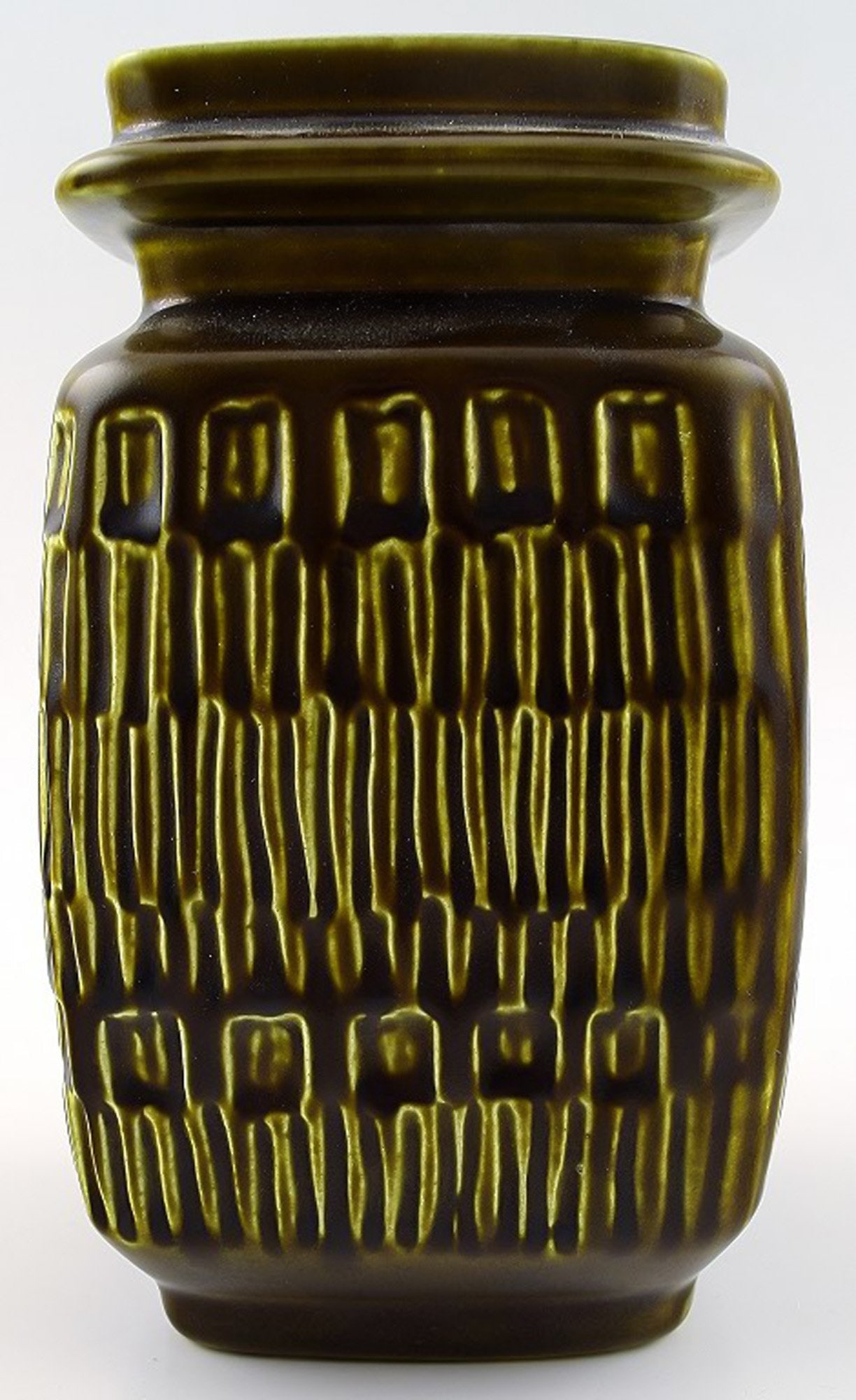 Upsala Ekeby Arena ceramic vase.: Upsala Ekeby Arena ceramic vase. Sweden, 1960s. Retro. Marked. In perfect condition. Measures 15.5 cm. Reserve: $105.00 Shipping: Domestic: Shipping rates are determined by destination International: