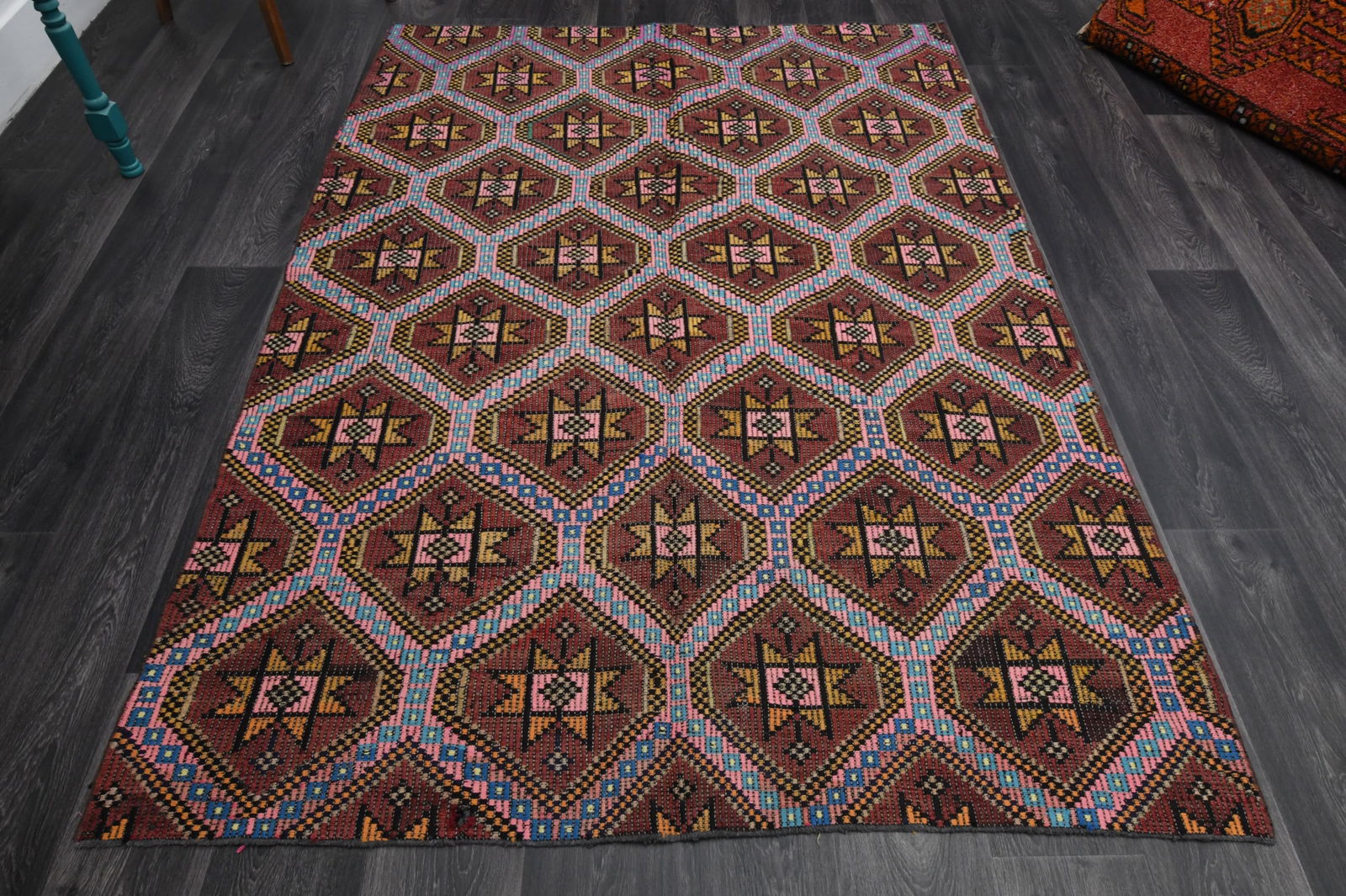 5.1x7.2 ft, TURKISH ANTIQUE RUG: Title: 5.1x7.2 ft, TURKISH ANTIQUE RUGOridign: Turkey Date/Period: 1960 - 1970 Materials: Wool and Cotton Size: Width: 5.1 feet Length: 7.2 feet Provenance: This Turkish one-of-a-kind Vintage Flatweav