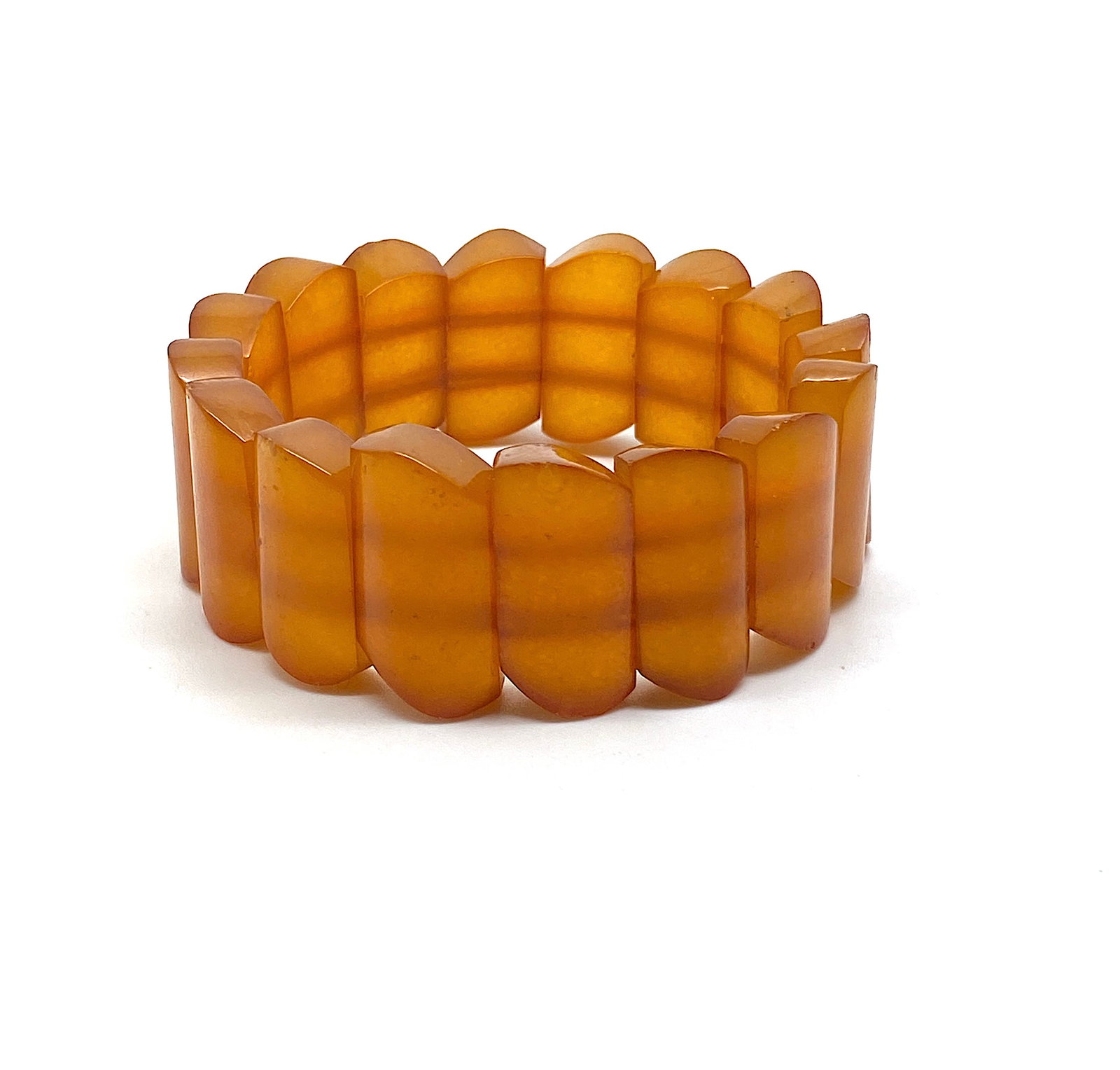 Impressive Vintage Amber Bracelet made from Plate like Amber beads: Title: Impressive Vintage Amber Bracelet made from Plate like Amber beads Metal: None Gemstones:Amber Weights:28.9 g Size:Bead size: 24.0 x 12.0 mm Bead size: 0.945 x 0.472 inches Made of: (Reconstitu