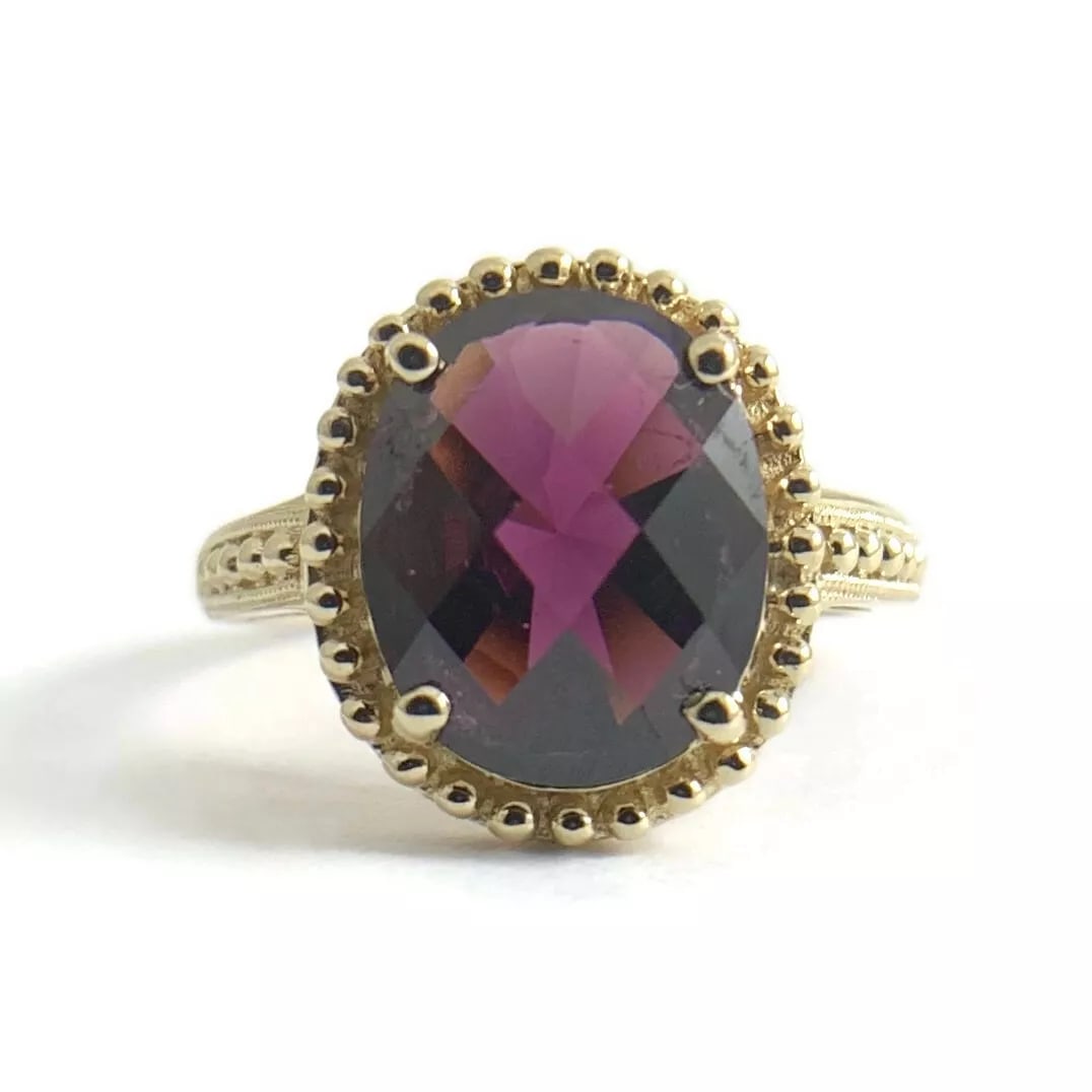 Oval Purple Rhodolite Garnet Gemstone Milgrain Ring 14K Yellow Gold, 3.30 Grams (1 of 10)