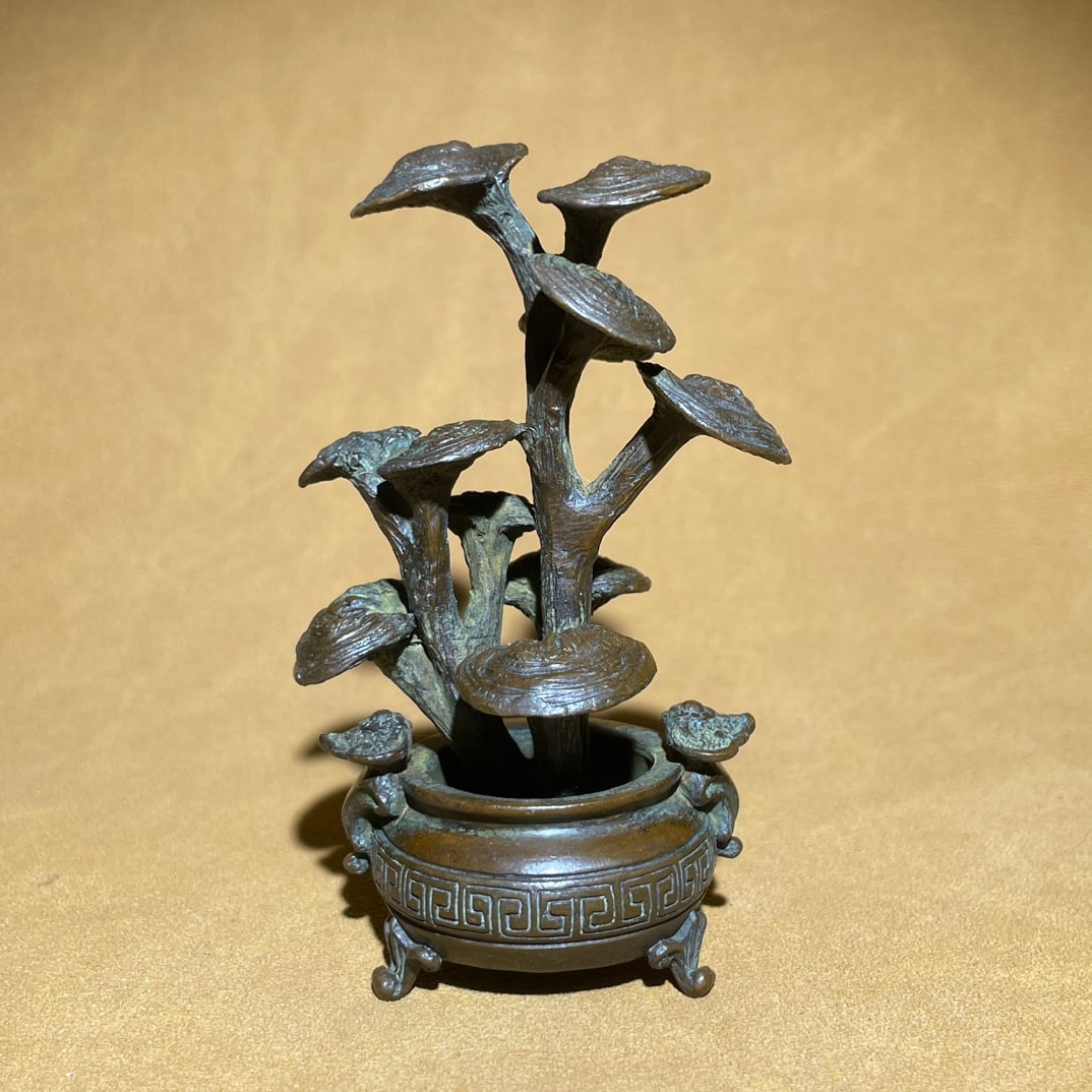 Old Chinese Bronze Lingzhi Statue (1 of 8)