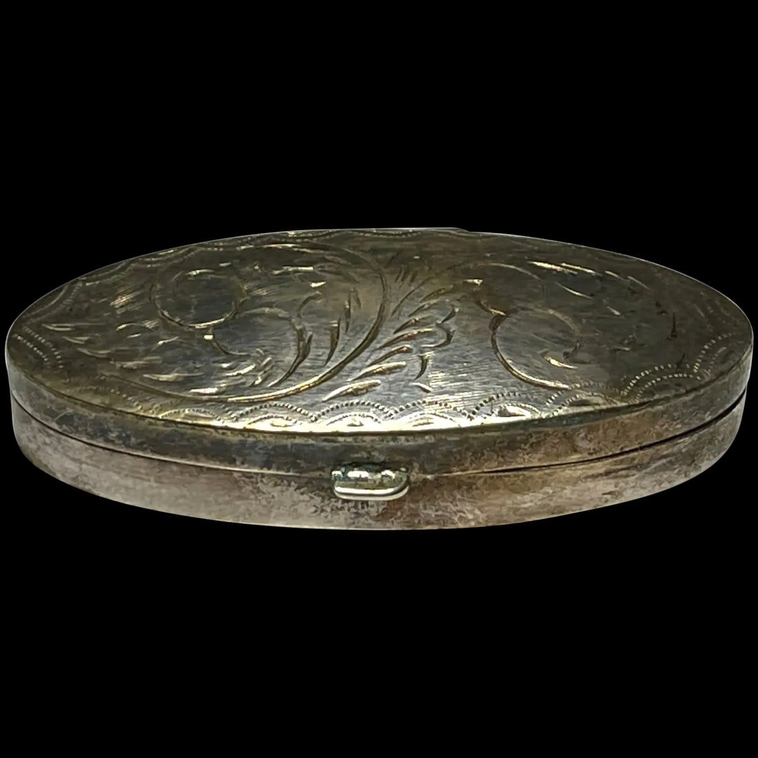Vintage Sterling Silver Oval Pill Box/ Keepsake: Title: Vintage Sterling Silver Oval Pill Box/ Keepsake Description: Vintage Sterling Silver Oval Pill Box/ KeepsakeHallmarked 925Weighs 12 grams Measures 2 inches x 1 inch Date/Period:Vintage Material
