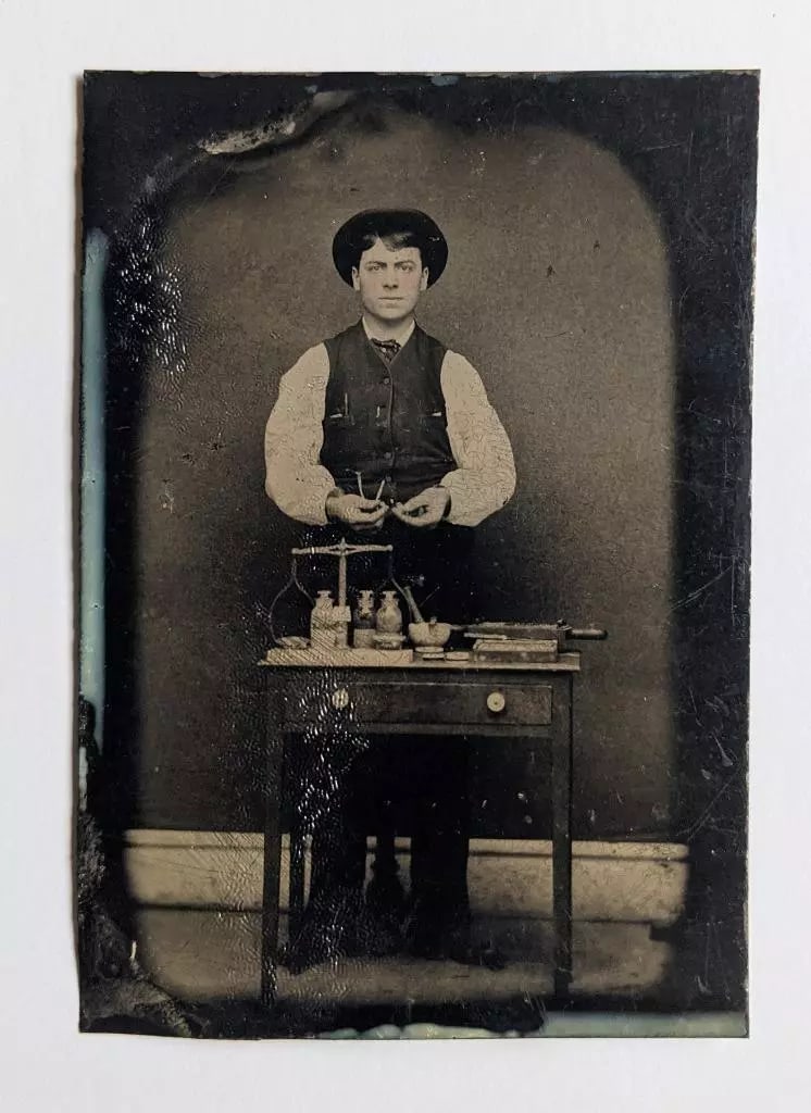 ca.1870s OCCUPATIONAL TINTYPE APOTHECARY PHARMACIST w SCALE MORTAR & PESTLE etc. (1 of 2)