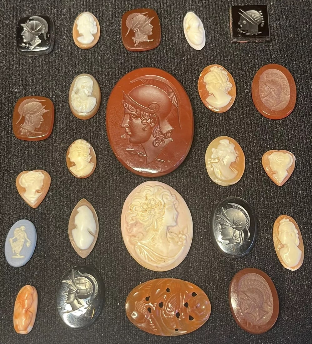 Large lot Of vintage Unset Carved Shell and Stone Cameos, Wedgwood (1 of 6)