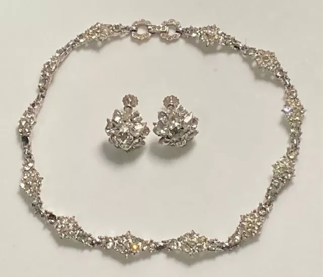 Vintage Necklace and Cluster Earring Set: Title: Vintage Necklace and Cluster Earring Set Description: Vintage Necklace and Cluster Earring Set Date/Period:Vintage Materials:Costume Dimensions:Screw Back Earrings Reserve: $10.00 Shipping: Dom