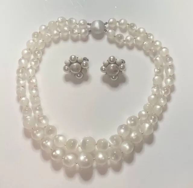Vintage Double Strand White Graduated Hand Knotted Moon Glow Beads and Earrings (1 of 4)