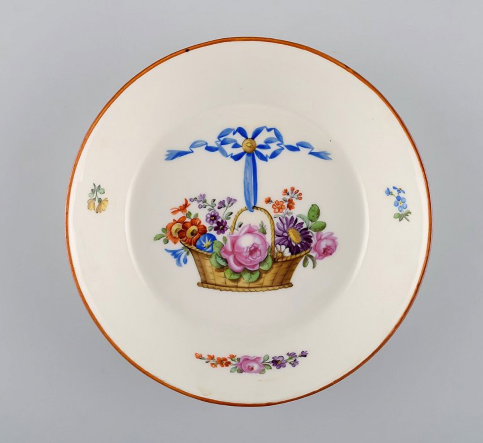 Antique and rare Meissen low bowl in hand-painted porcelain with flower basket. Dated 1773-1814. (1 of 5)