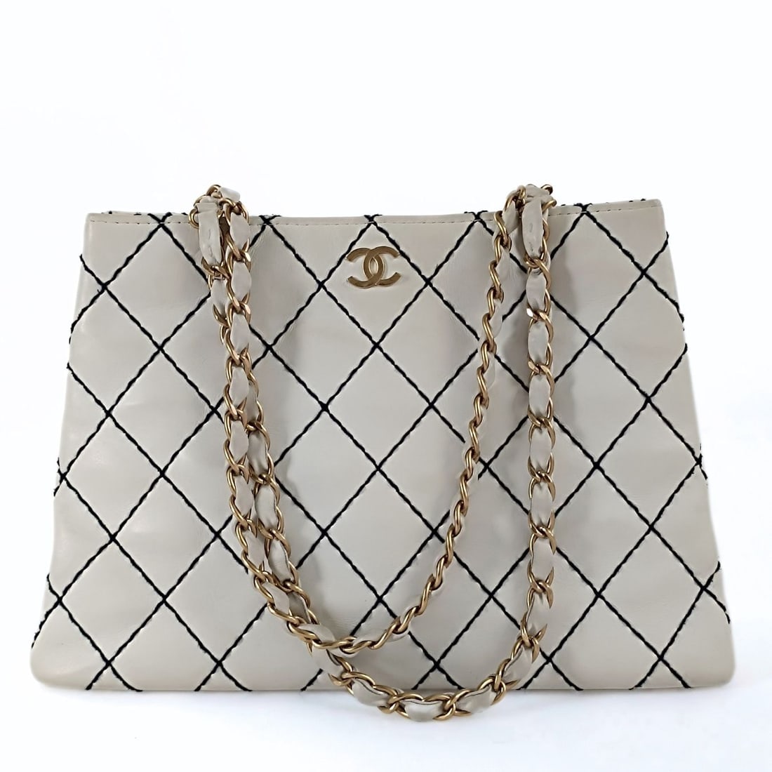 CHANEL Quilted Shopper shoulder bag in white leather with blue stitching (1 of 7)