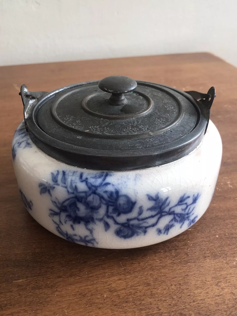 Doulton Flow Blue Lidded Handled Jar (1 of 8)