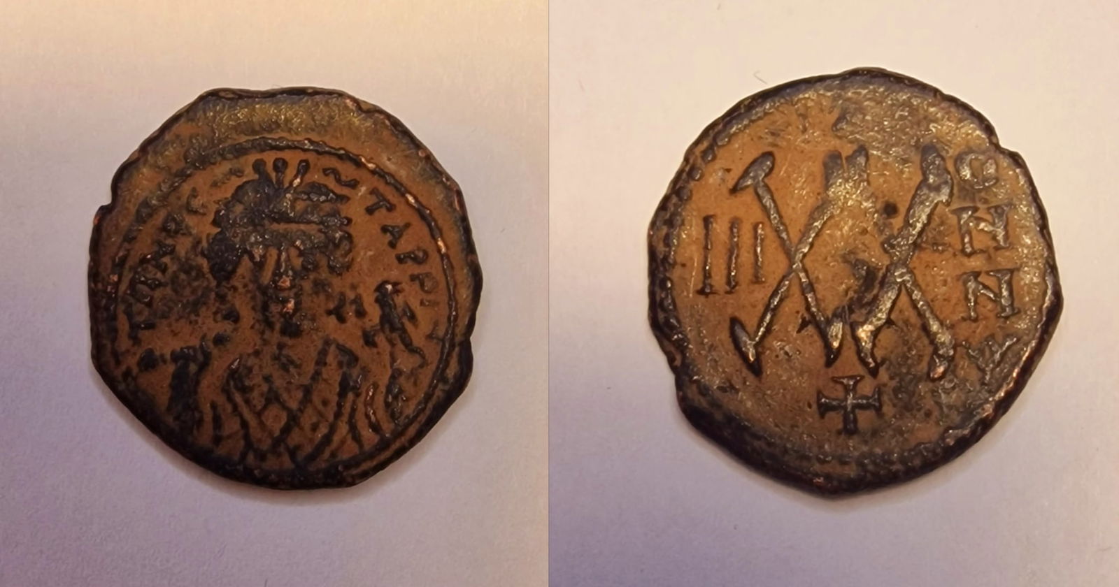 MAURICE TIBERIUS Half-follis (1 of 1)